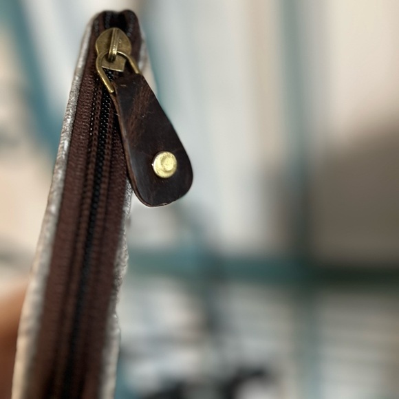 Genuine Hide-on Rustic Leather Zip around Wallet New Card Holder Brown White - Picture 4 of 5